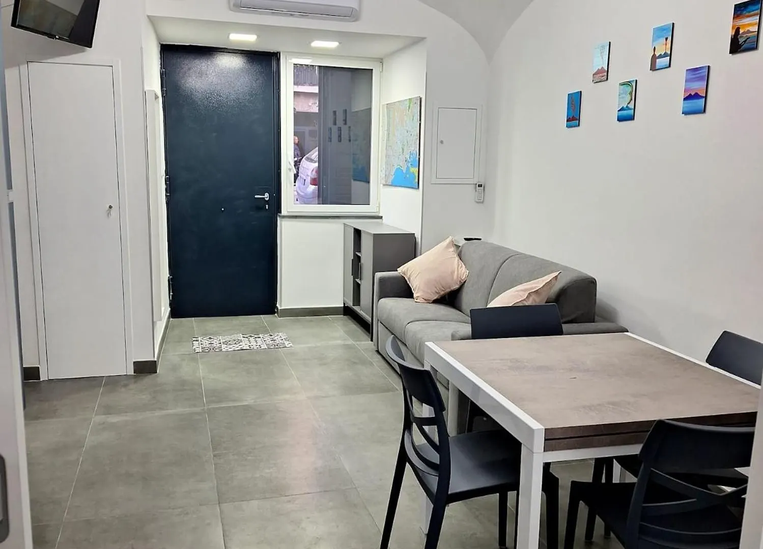 Savoia 215 - Azzurra Guest House - Napoli Ιταλία